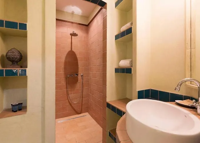 Romantic In Trendy Gracia